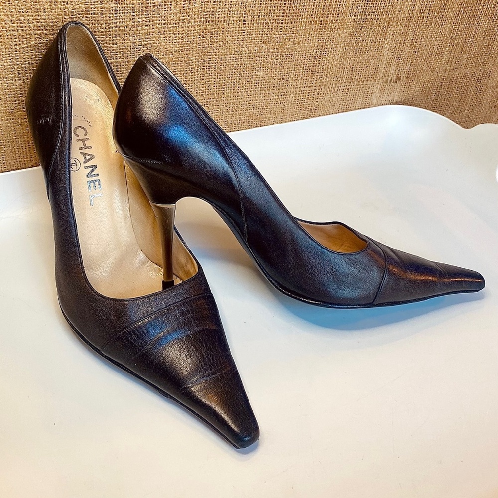 GORGEOUS Vintage CHANEL Heels -Dk Chocolate Brown & Silver CC Logo Heel - SALE!!